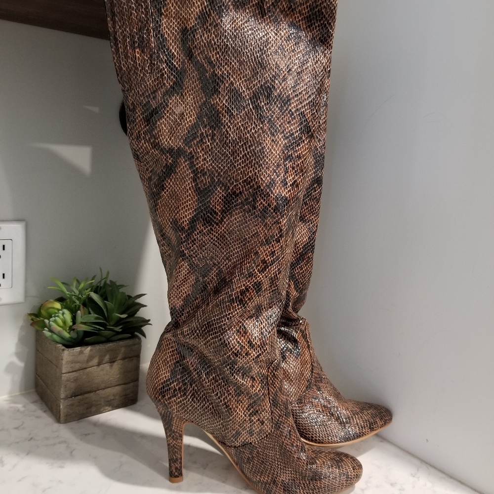 Snakeskin Pattern Heeled Boots